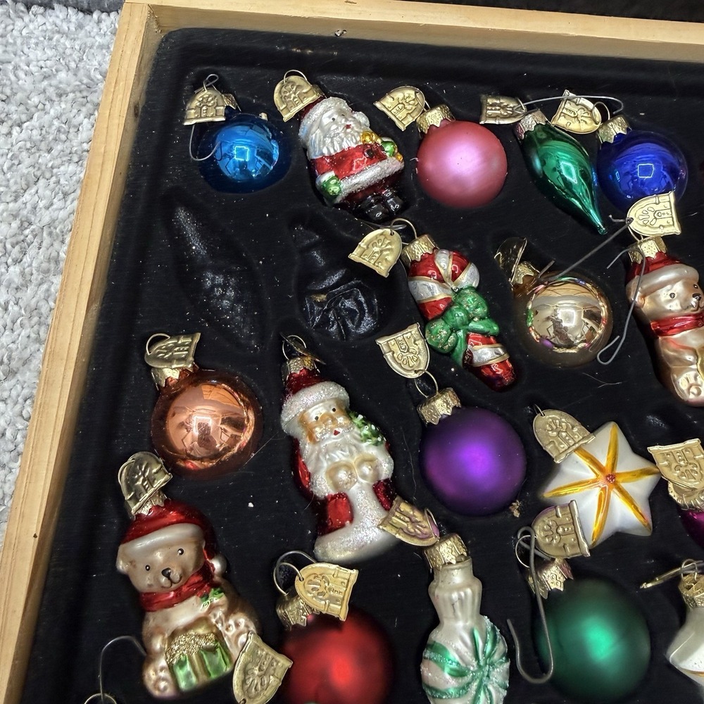 Thomas Pacconi Museum Series Miniature Christmas Ornament In Wood Box (READ) 46 - Picture 6 of 16